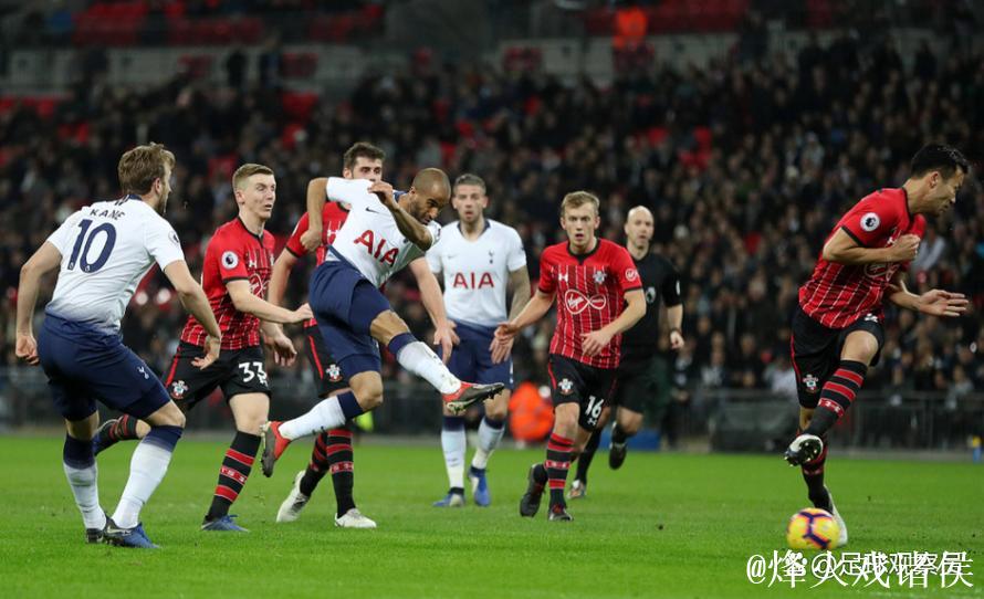 又一场3-0！英超54岁名帅力挽狂澜：7场4胜 带队双线狂奔